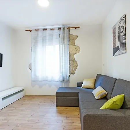 Apartman Cozy 10 Min From The Beach *