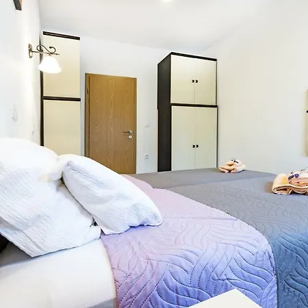 Apartman Cozy 10 Min From The Beach *
